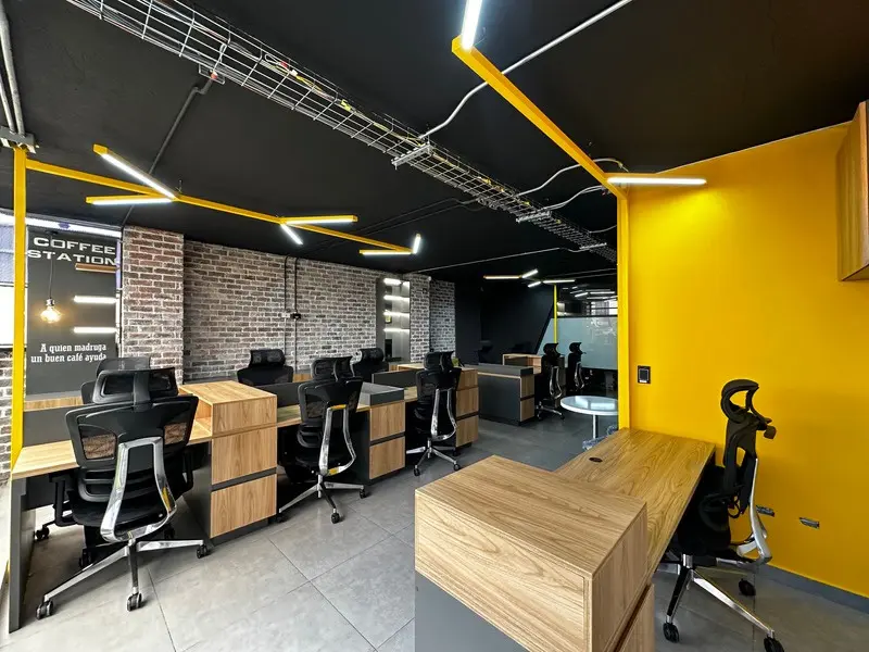 Fotografía de obra terminada: área de trabajo. Oficinas con zona recreativa en Bogotá, Decord Design