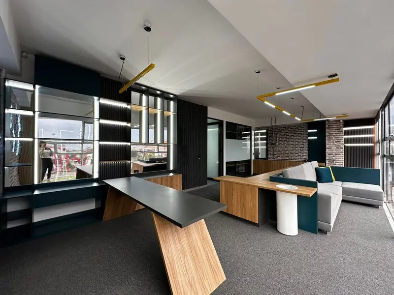 Fotografía de obra terminada: área de trabajo. Oficinas con zona recreativa en Bogotá, Decord Design